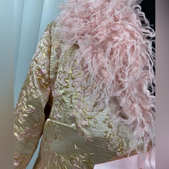 SUGAR THRILLZ High Class Heiress Brocade Coat Jacket Faux Fur Trim Beige Pink L - Picture 6 of 9